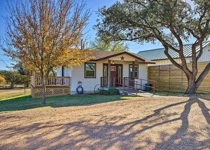 Cozy Fredericksburg Studio Near Wineries!