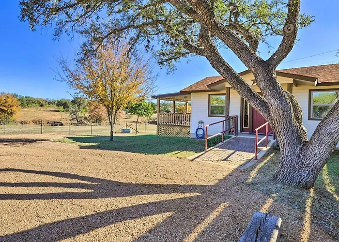 Cozy Fredericksburg Studio Near Wineries!